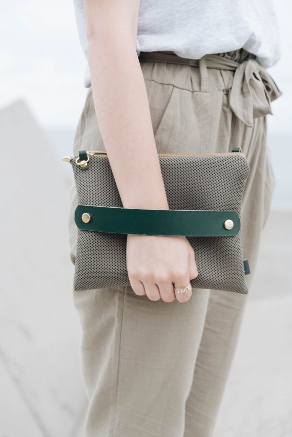 bolso mano kaki modelo 2